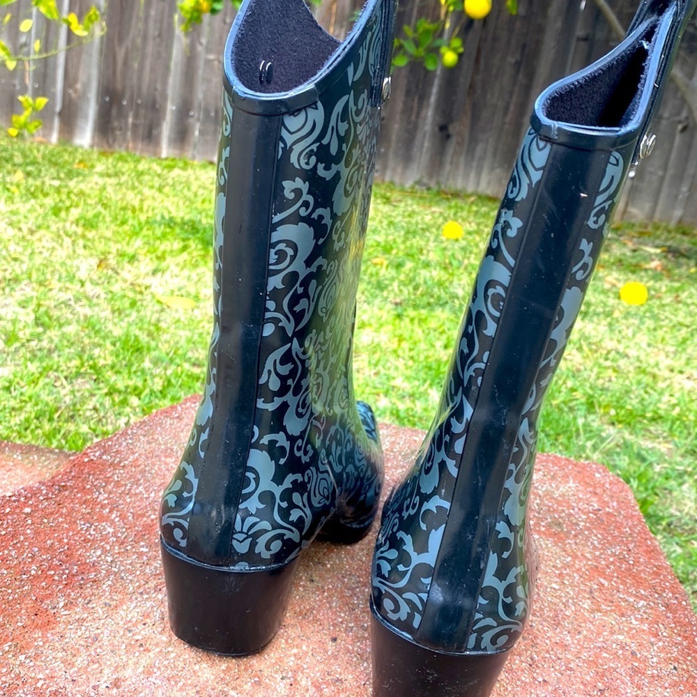 CAPELLI of NEW YORK RAINBOOTS  BOOTS  2” Heel Size 9  Black GUC - Picture 6 of 16